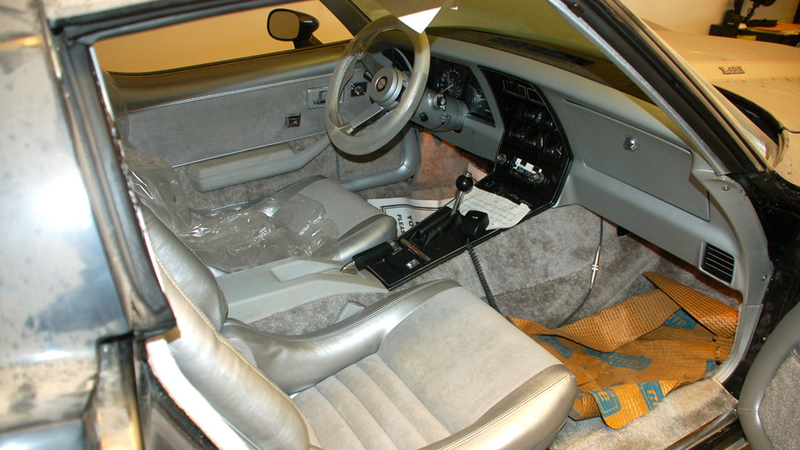 Illustration for article titled This is what a barn-fresh 1978 Corvette Pace Car with 13 miles looks like